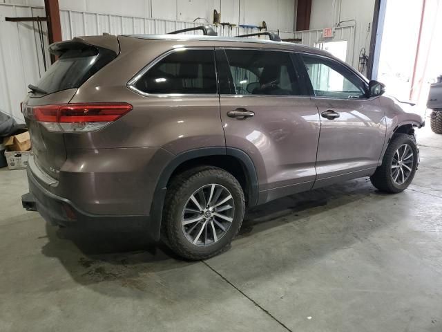 2017 Toyota Highlander SE