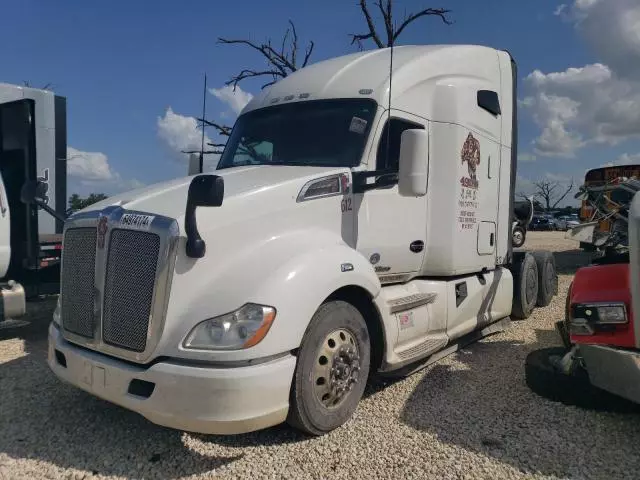 2018 Kenworth Construction T680