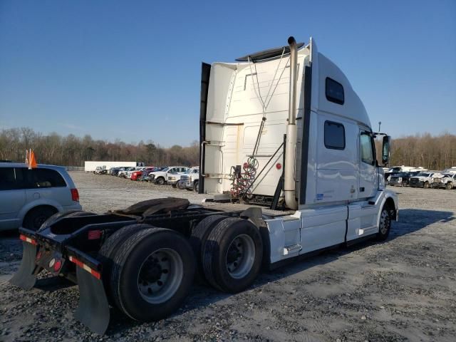 2013 Volvo VN VNL