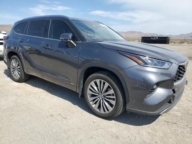 2022 Toyota Highlander Hybrid Platinum