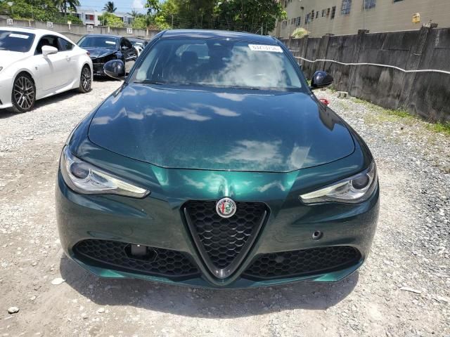 2021 Alfa Romeo Giulia Sport