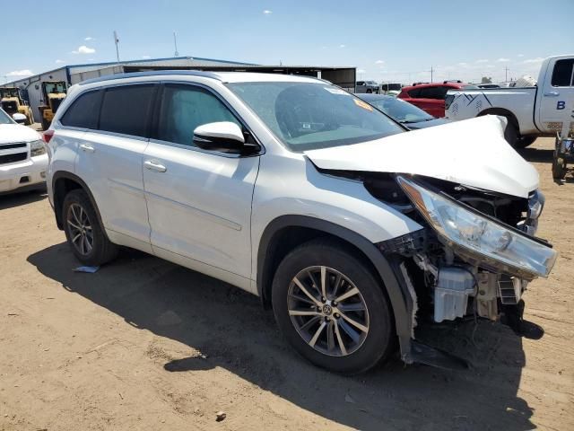 2017 Toyota Highlander SE