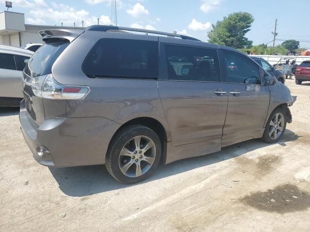 2015 Toyota Sienna Sport