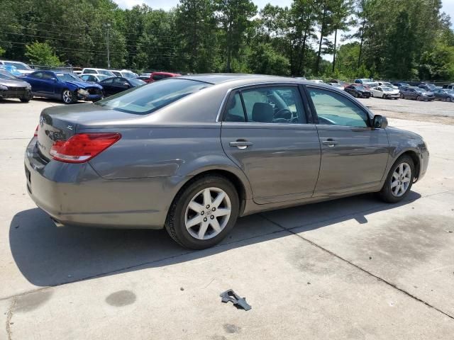 2005 Toyota Avalon XL