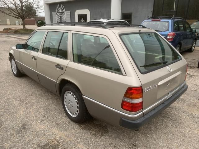 1992 Mercedes-Benz 300 TE