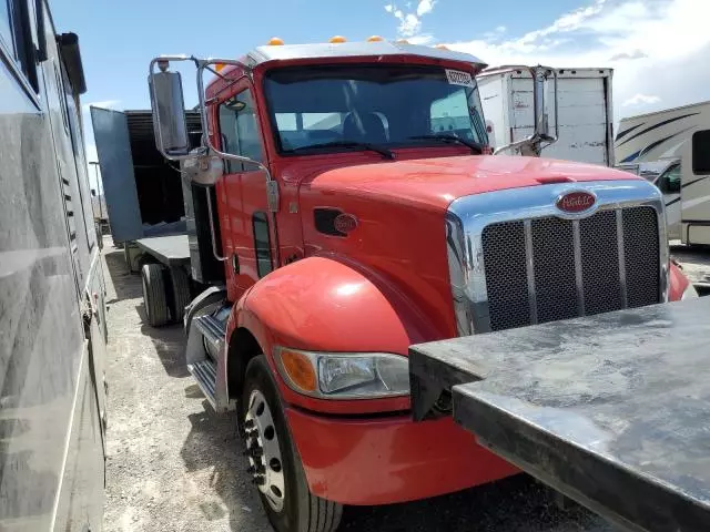 2017 Peterbilt 337