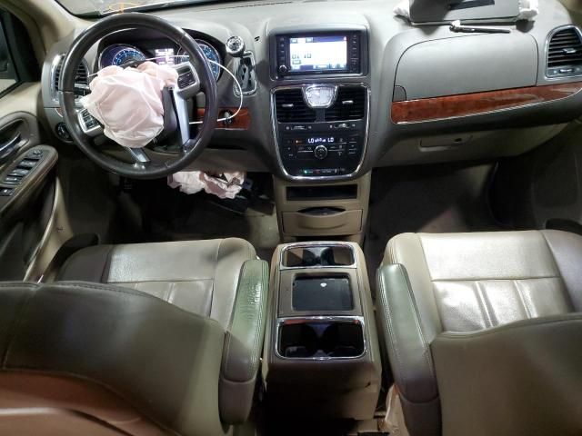 2013 Chrysler Town & Country Touring