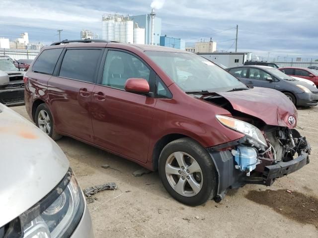 2017 Toyota Sienna LE