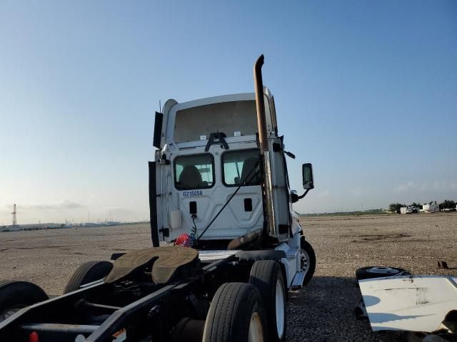 2016 Freightliner Cascadia 113