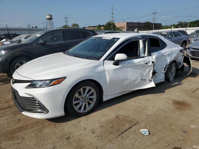 2022 Toyota Camry LE