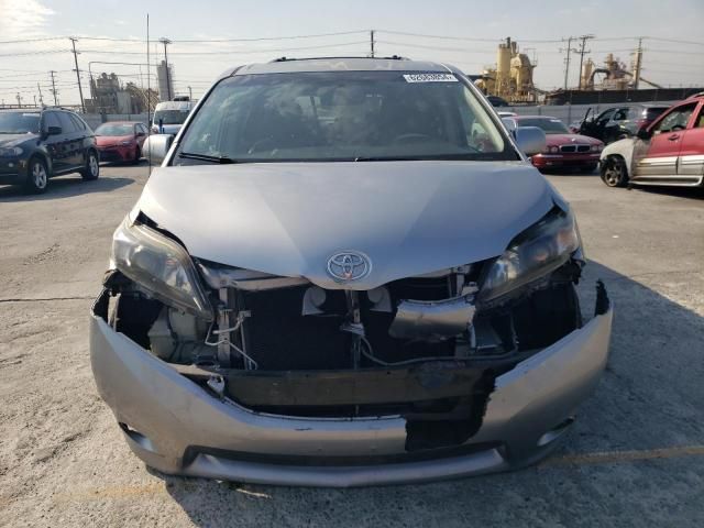 2013 Toyota Sienna Sport