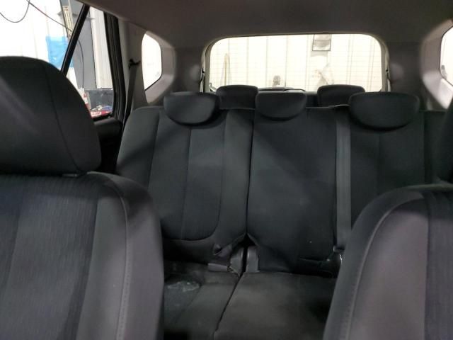 2009 KIA Rondo Base