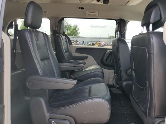 2013 Chrysler Town & Country Touring