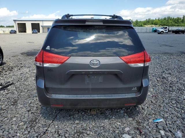 2011 Toyota Sienna LE