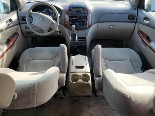 2004 Toyota Sienna XLE