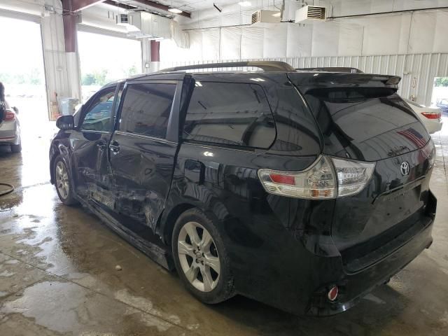 2011 Toyota Sienna Sport