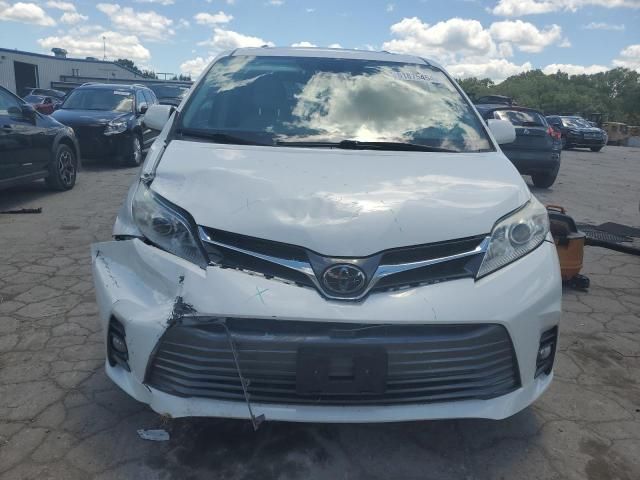 2018 Toyota Sienna XLE