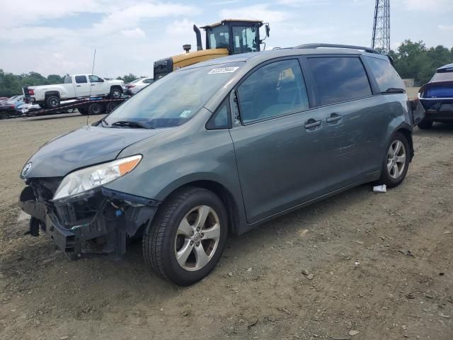 2014 Toyota Sienna LE