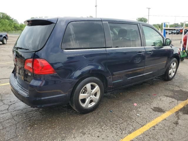 2010 Volkswagen Routan SE