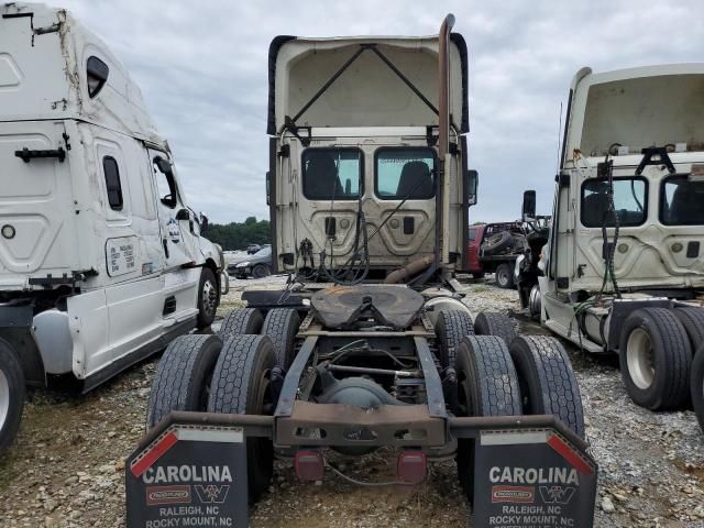 2016 Freightliner Cascadia 113