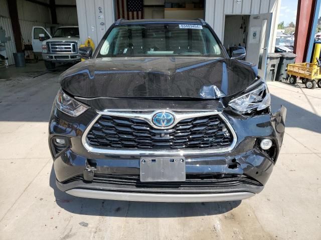 2021 Toyota Highlander Hybrid Platinum