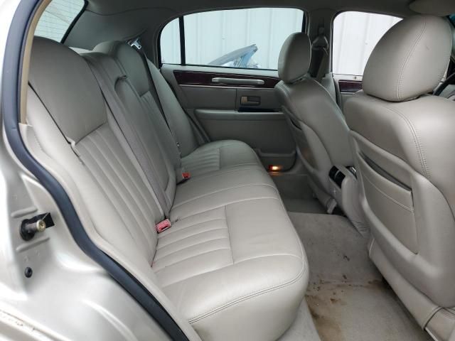 2004 Lincoln Town Car Executive