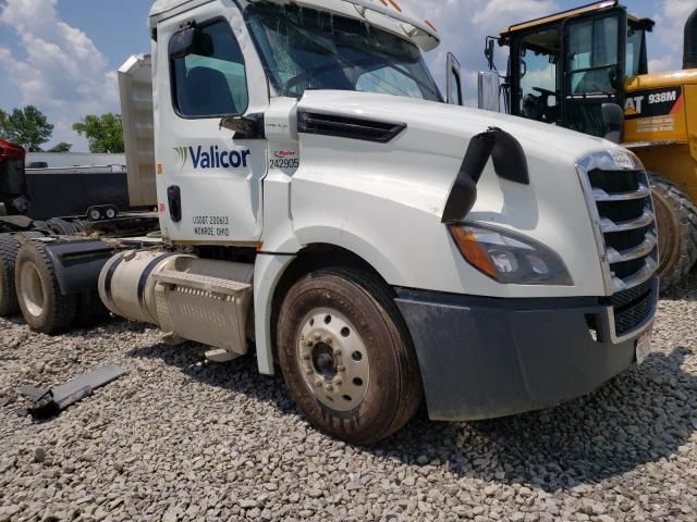 2020 Freightliner Cascadia 126