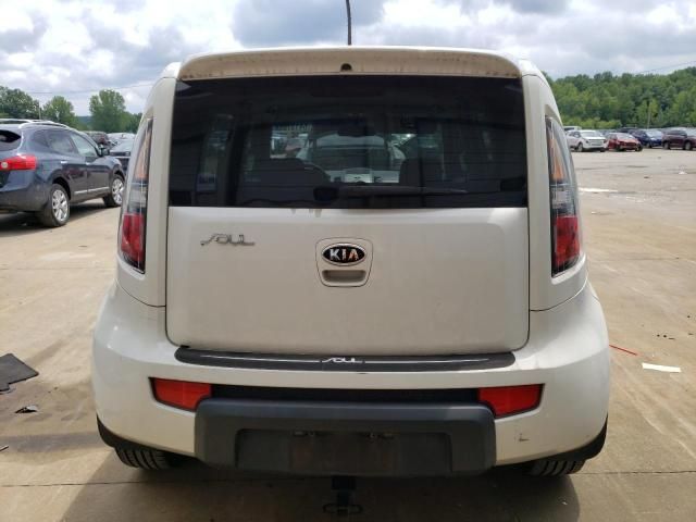 2011 KIA Soul +