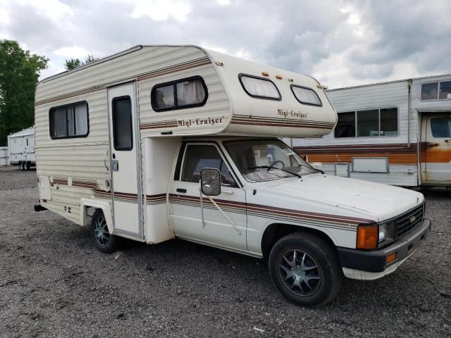 1985 Toyota Pickup Commercial / Camper RN55