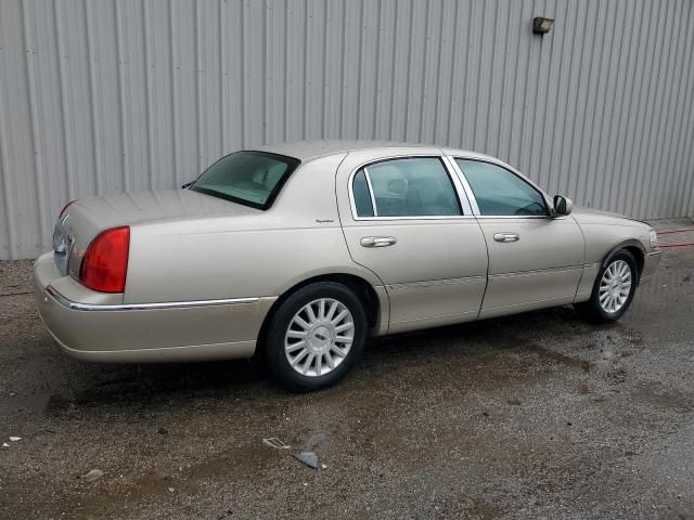 2004 Lincoln Town Car Executive