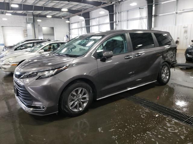 2022 Toyota Sienna XLE