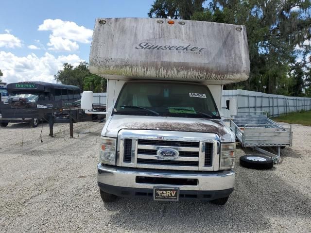 2013 Ford Econoline E450 Super Duty Cutaway Van