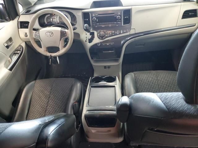 2011 Toyota Sienna Sport