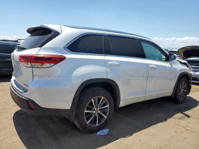 2017 Toyota Highlander SE