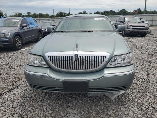 2006 Lincoln Town Car Signature Limited