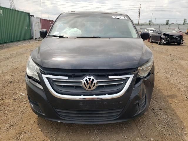 2012 Volkswagen Routan SE