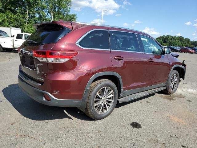 2019 Toyota Highlander SE