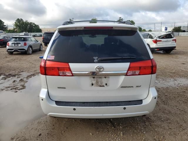 2004 Toyota Sienna XLE