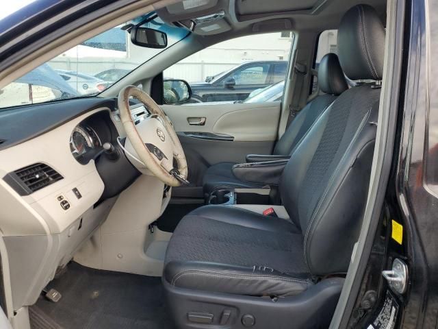 2011 Toyota Sienna Sport