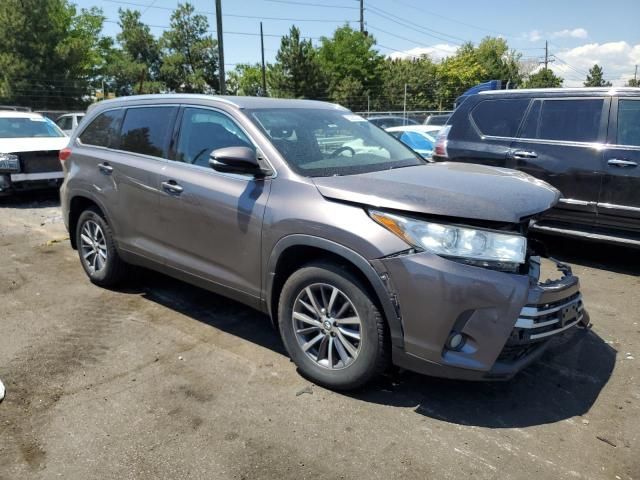 2019 Toyota Highlander SE