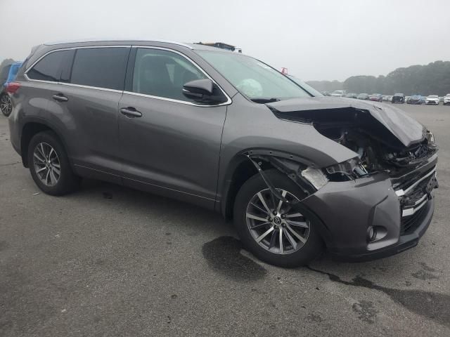 2017 Toyota Highlander SE