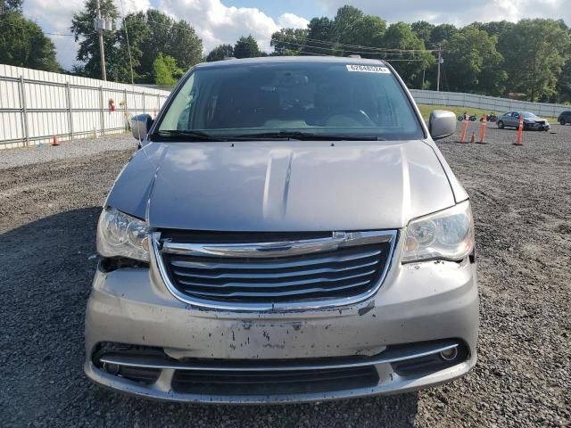 2016 Chrysler Town & Country Touring