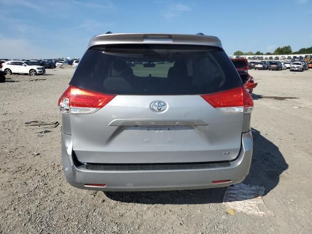 2013 Toyota Sienna LE