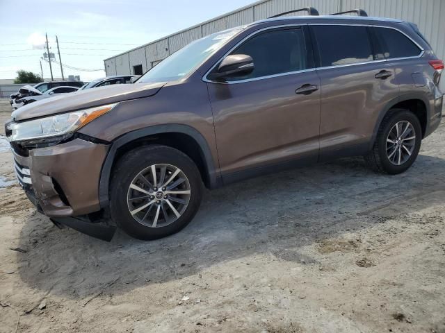 2019 Toyota Highlander SE