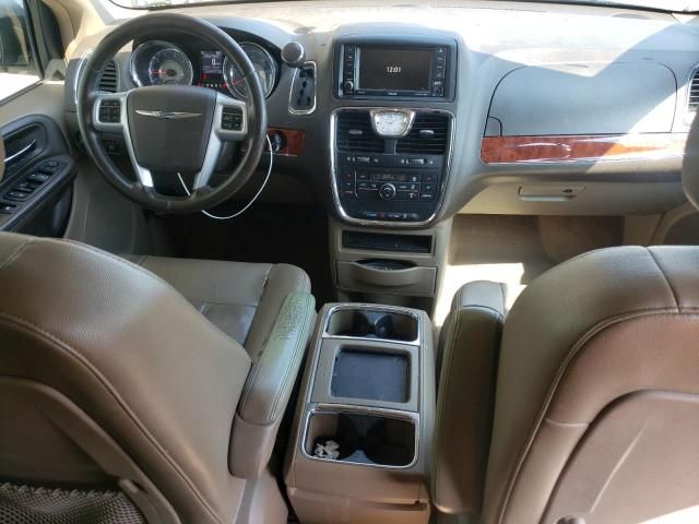 2013 Chrysler Town & Country Touring