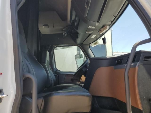 2022 Freightliner Cascadia 126