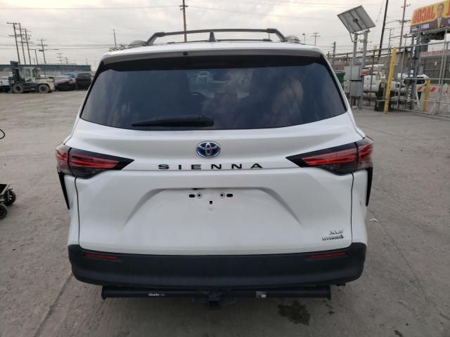 2022 Toyota Sienna XLE