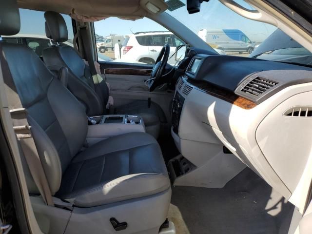 2011 Volkswagen Routan SEL