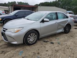 Carros salvage sin ofertas aún a la venta en subasta: 2017 Toyota Camry LE