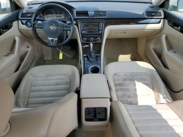 2014 Volkswagen Passat SEL